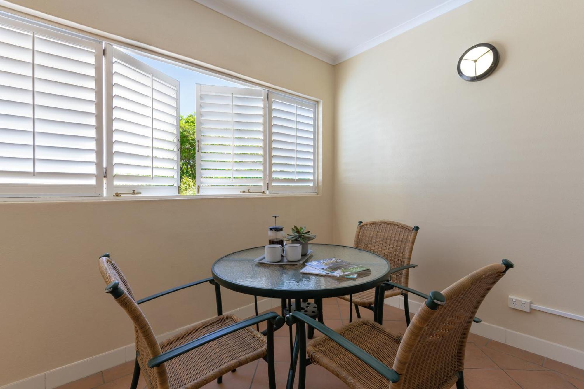 Aparthotel The Newport On Macrossan - Adults Only Port Douglas Exterior foto