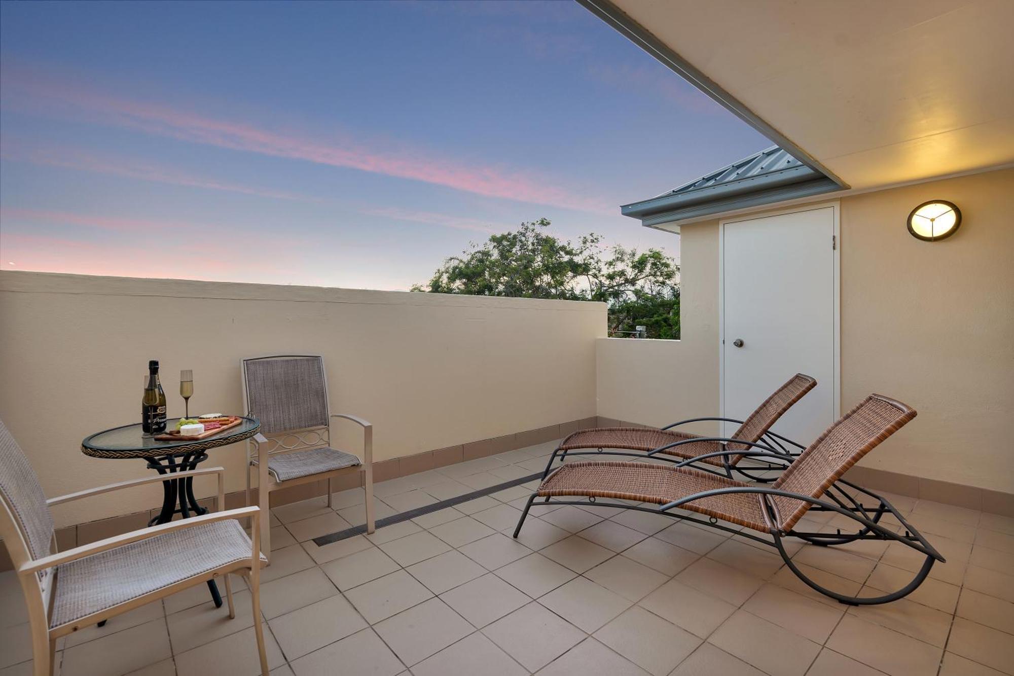 Aparthotel The Newport On Macrossan - Adults Only Port Douglas Exterior foto
