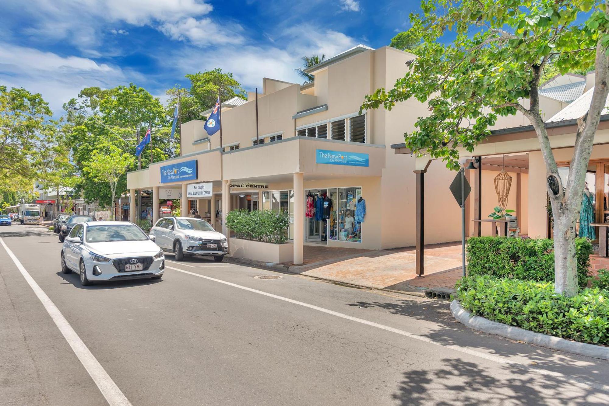 Aparthotel The Newport On Macrossan - Adults Only Port Douglas Exterior foto